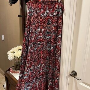LuLaRoe Madison Skirt Size X-LARGE.